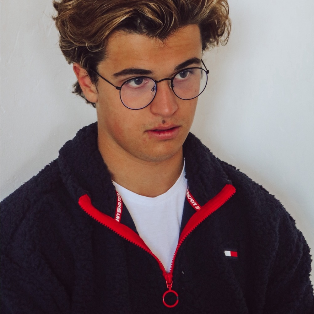 Tommy Hilfiger Quarter Zip (unisex)